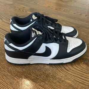 NIKE B&W DUNKS